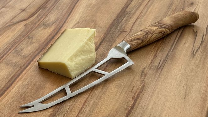 couteau à fromage olivier Wok pour les amateurs de fromage